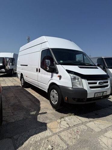 Ford Transit-5
