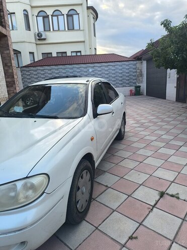 Nissan Sunny-8