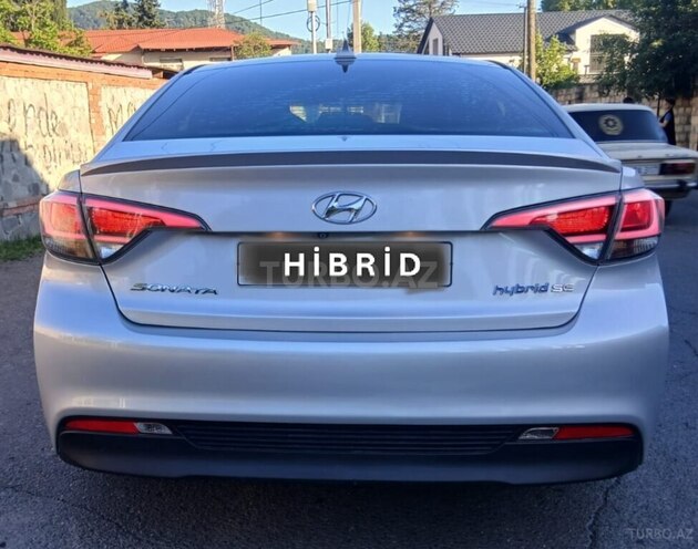 Hyundai Sonata-2