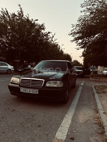 Mercedes C 220-1