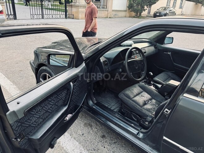 Mercedes C 220-17