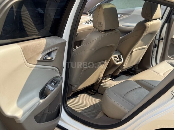 Chevrolet Malibu-13