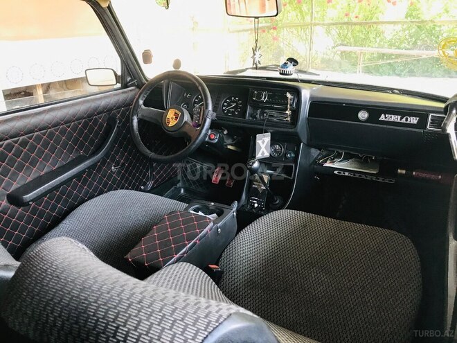 LADA (VAZ) 2107-2