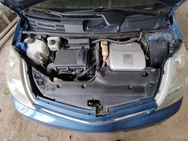 Toyota Prius-3