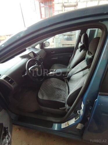 Toyota Prius-6