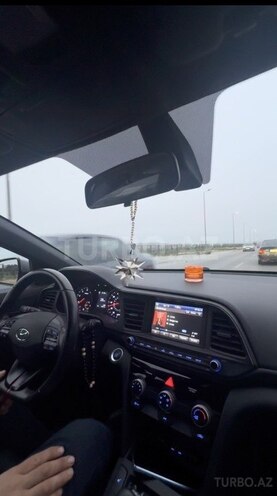 Hyundai Elantra-6