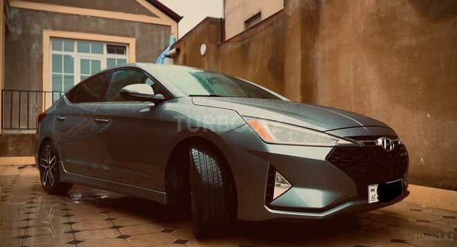 Hyundai Elantra-1