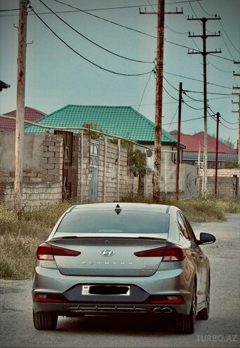 Hyundai Elantra-4