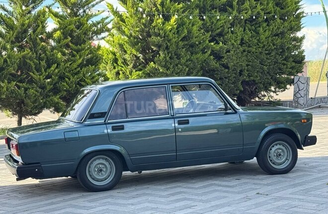 LADA (VAZ) 2107-2