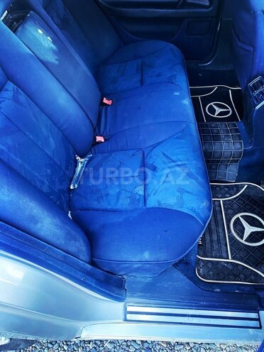 Mercedes E 230-13
