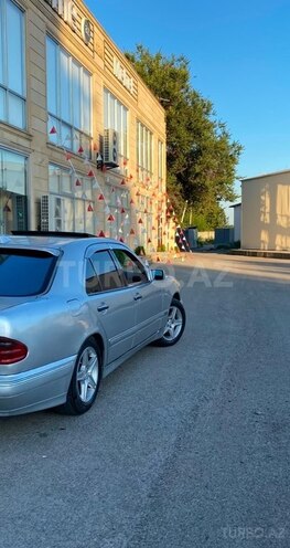 Mercedes E 230-7
