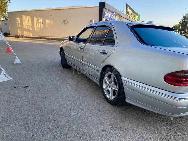 Mercedes E 230-8