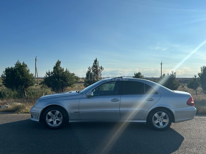 Mercedes E 240-4
