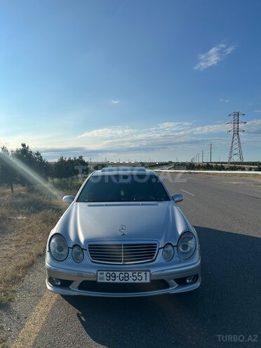 Mercedes E 240-1
