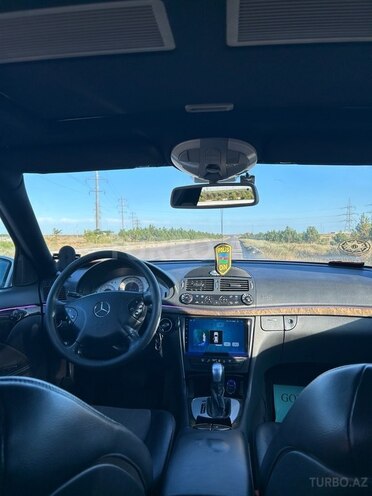 Mercedes E 240-12