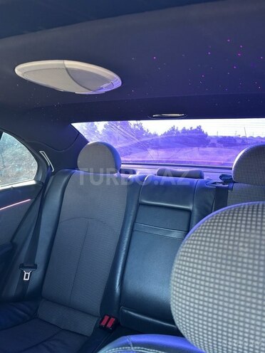 Mercedes E 240-10