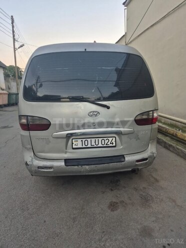 Hyundai H-1-2
