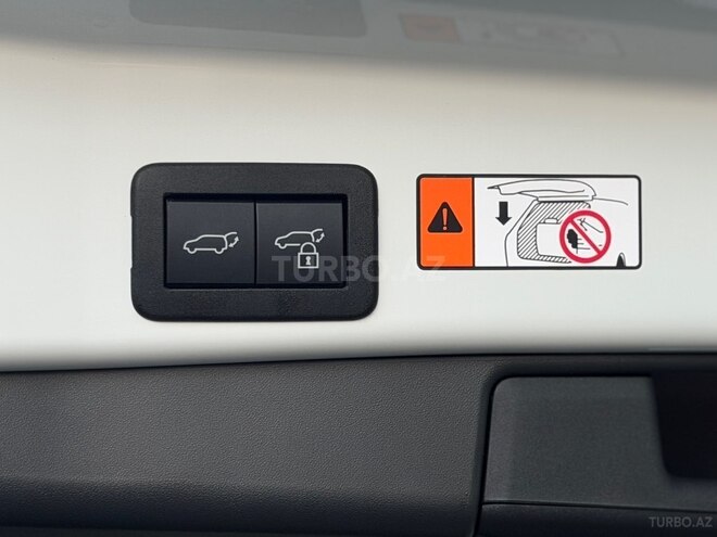 Toyota RAV4-15