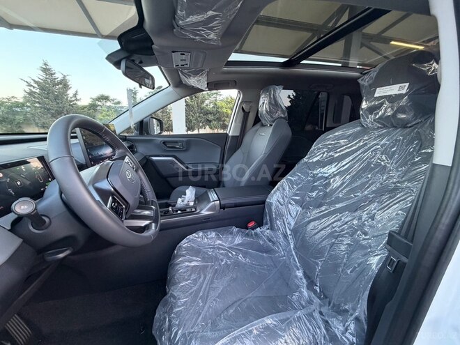 Toyota RAV4-11