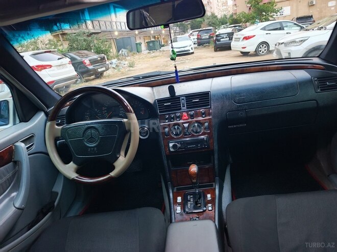 Mercedes C 240-10