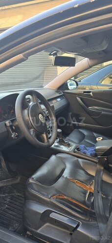 Volkswagen Passat-5