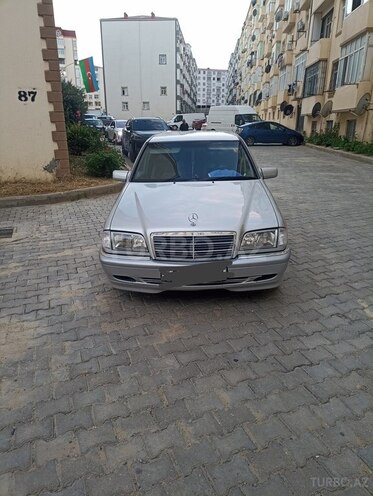 Mercedes C 220-2