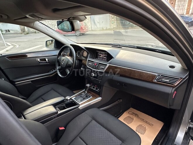 Mercedes E 220-4