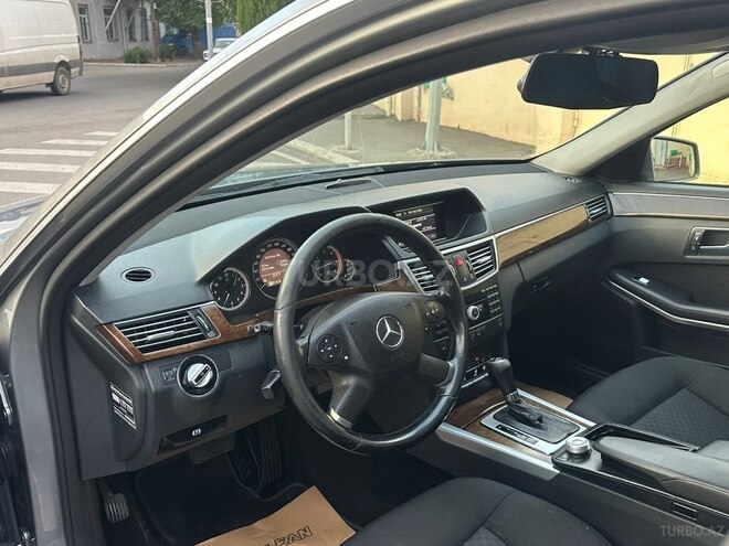 Mercedes E 220-16