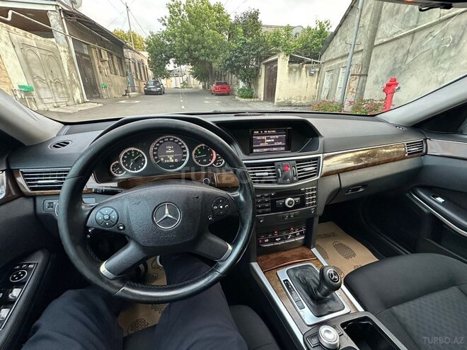 Mercedes E 220-3
