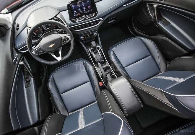 Chevrolet Tracker-7