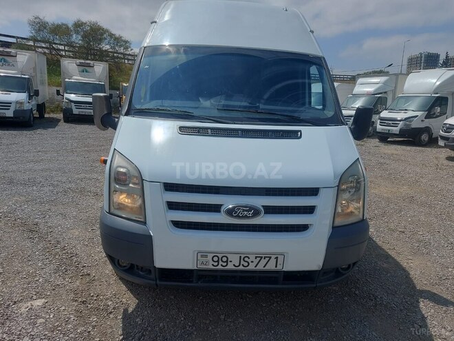 Ford Transit-1
