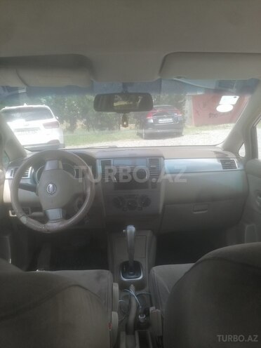Nissan Tiida-3