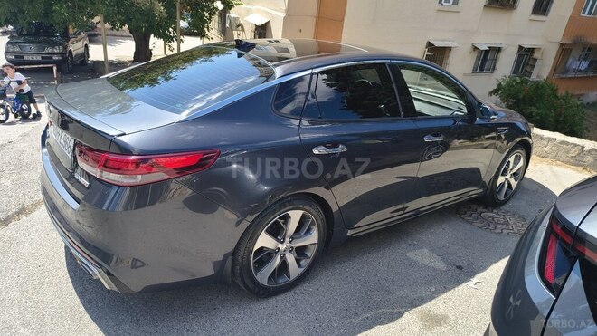 Kia Optima-4