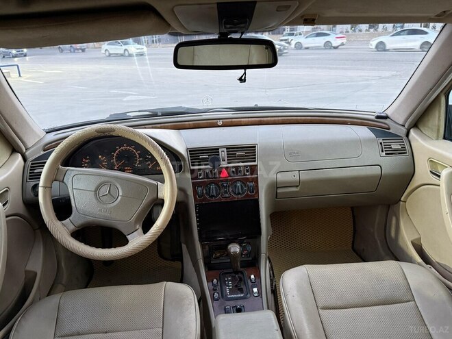 Mercedes C 230-8