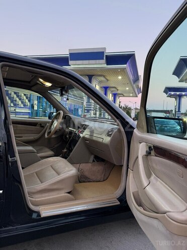 Mercedes C 230-11