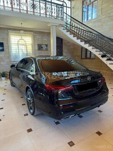 Mercedes E 300 de-4