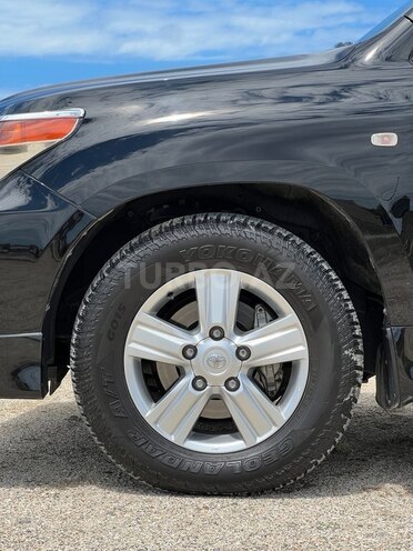 Toyota Land Cruiser-11