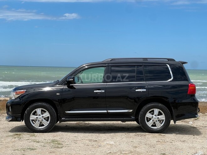 Toyota Land Cruiser-3