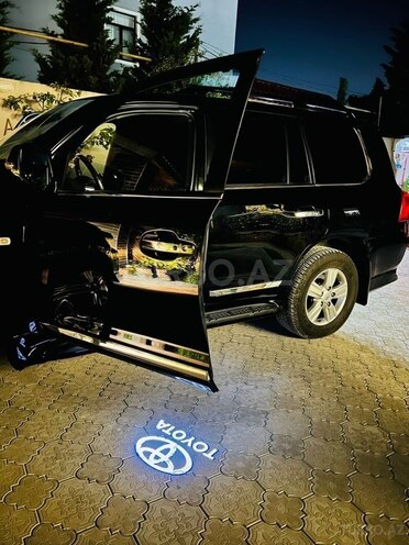 Toyota Land Cruiser-20