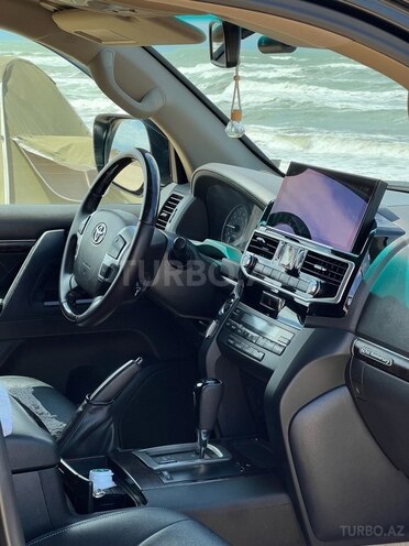 Toyota Land Cruiser-15