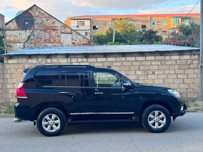 Toyota Land Cruiser Prado-5