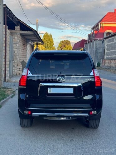 Toyota Land Cruiser Prado-7
