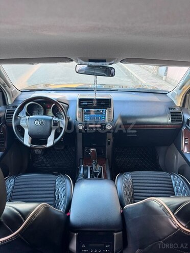 Toyota Land Cruiser Prado-10