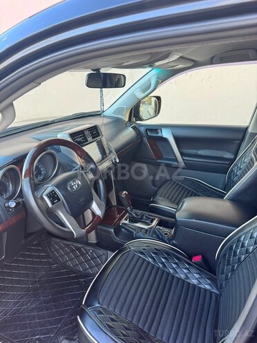 Toyota Land Cruiser Prado-11