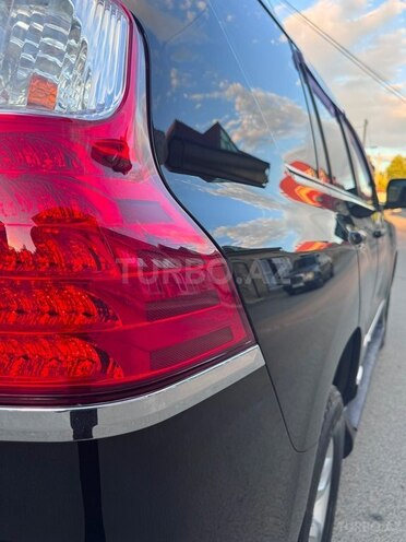 Toyota Land Cruiser Prado-9