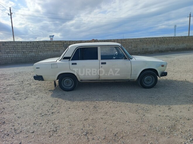 LADA (VAZ) 2107-2
