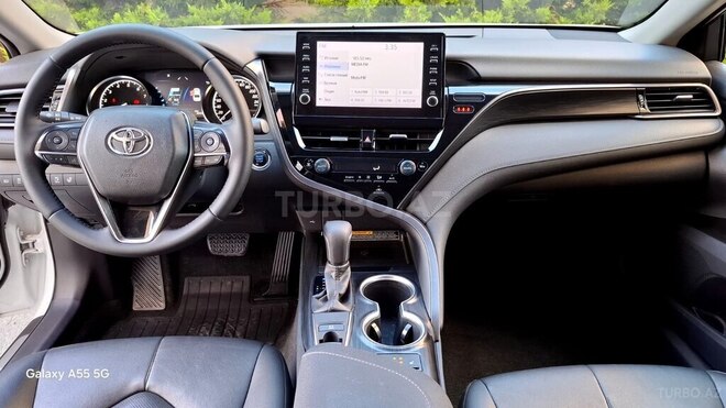 Toyota Camry-13