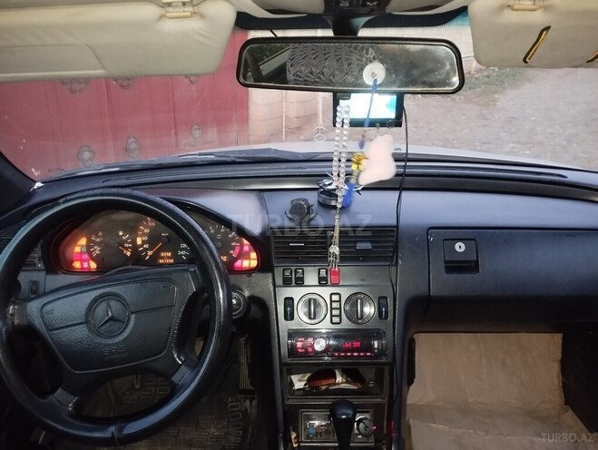 Mercedes C 180-4