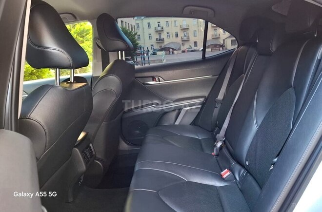 Toyota Camry-14