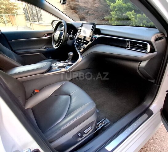 Toyota Camry-16